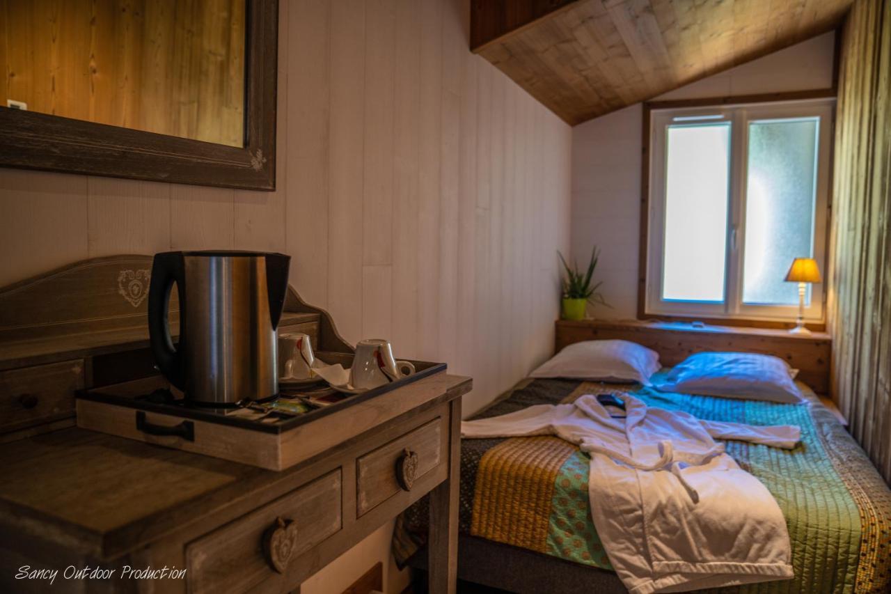 Hotel Le Rivalet Montaigut-le-Blanc  Zewnętrze zdjęcie