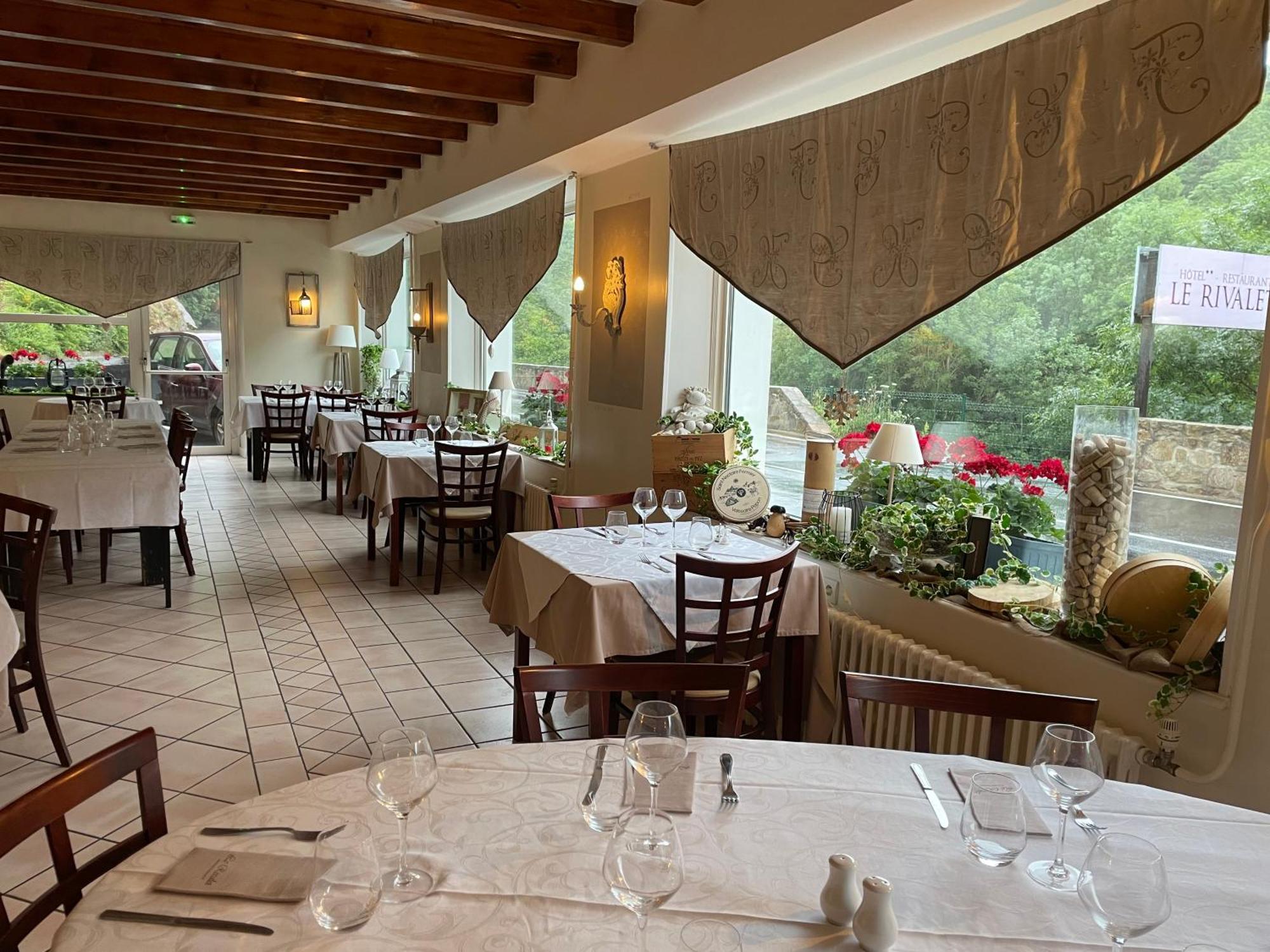 Hotel Le Rivalet Montaigut-le-Blanc  Zewnętrze zdjęcie