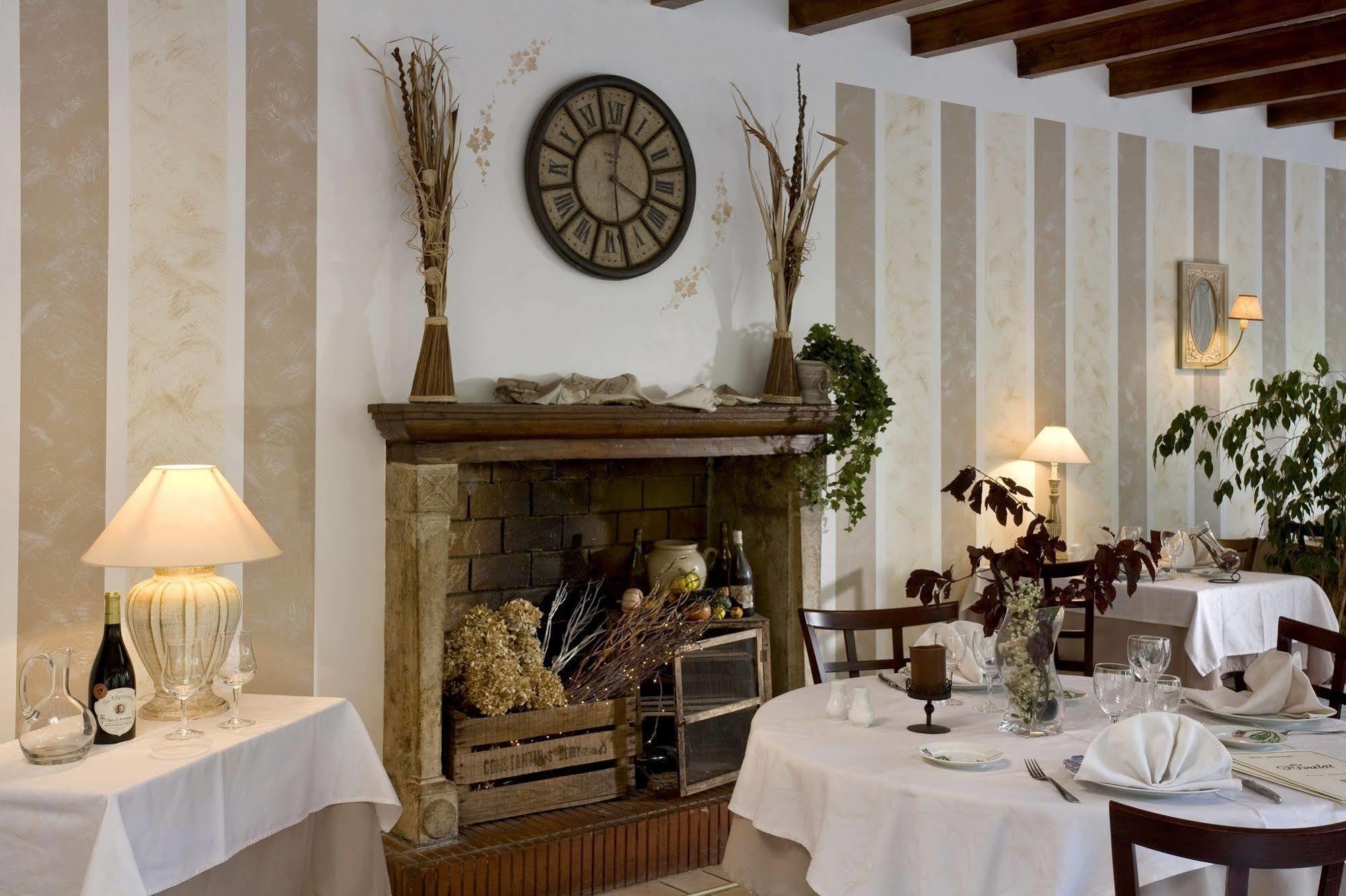 Hotel Le Rivalet Montaigut-le-Blanc  Zewnętrze zdjęcie